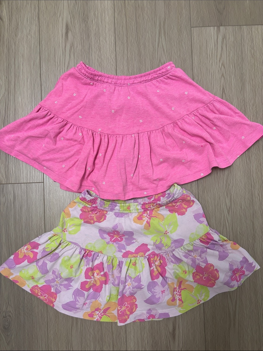 Set of 2 Girls' Bright Pink and Floral Tiered Skorts with built in shorts sz M
